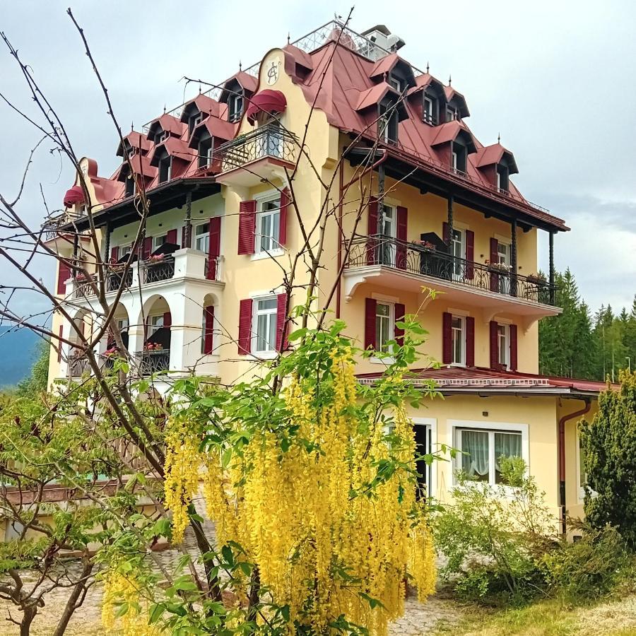 Hotel Regina Del Bosco Ronzone Exterior photo