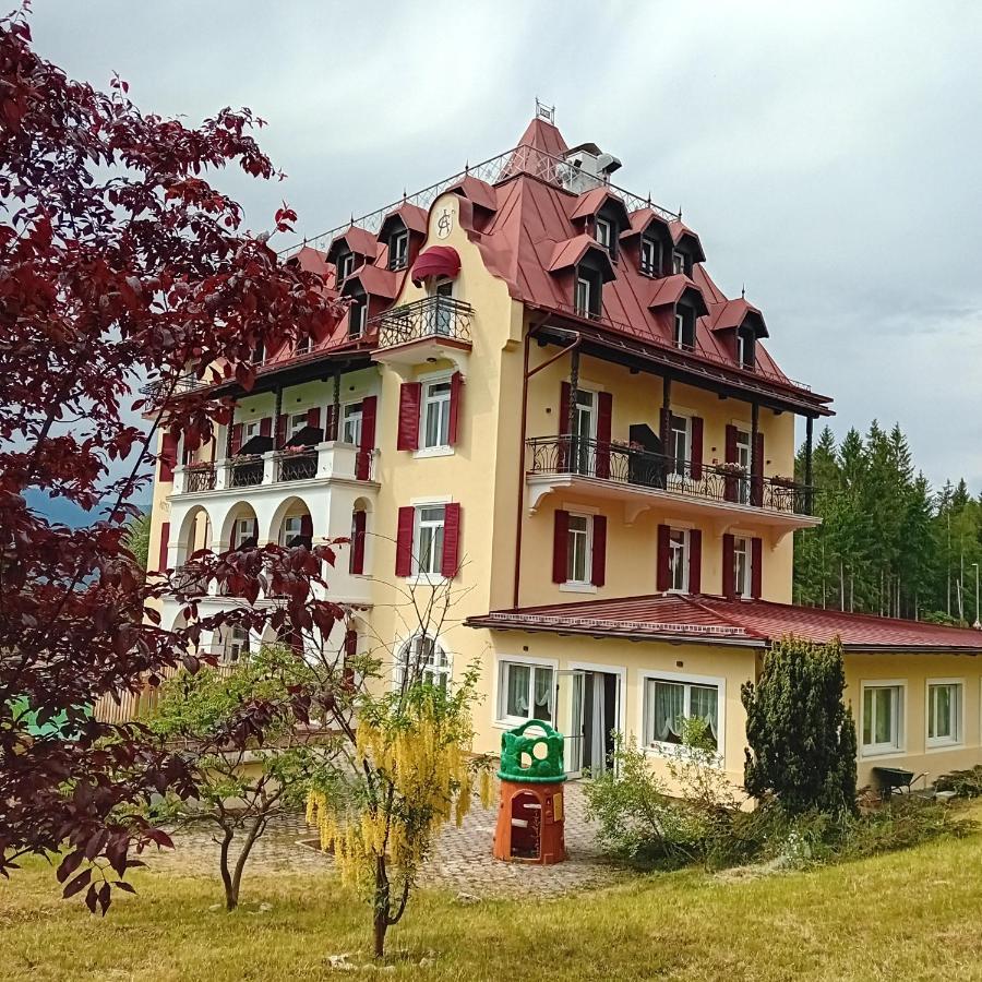 Hotel Regina Del Bosco Ronzone Exterior photo