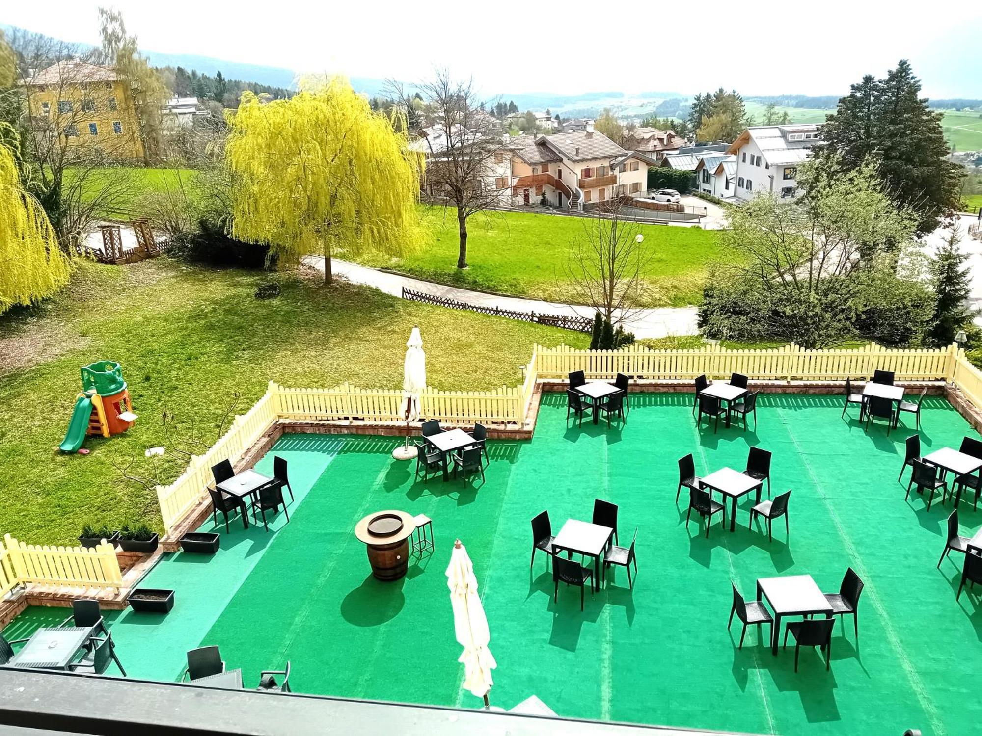 Hotel Regina Del Bosco Ronzone Exterior photo