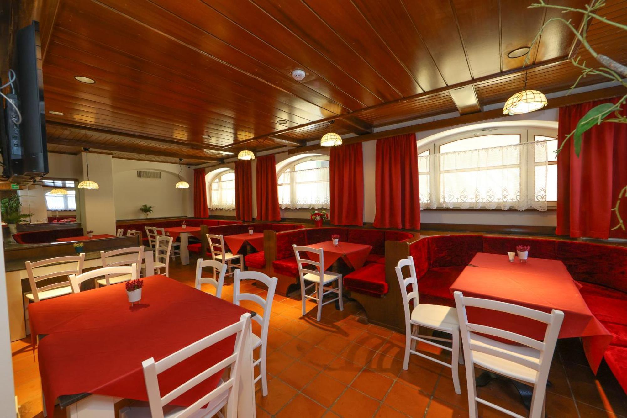 Hotel Regina Del Bosco Ronzone Exterior photo
