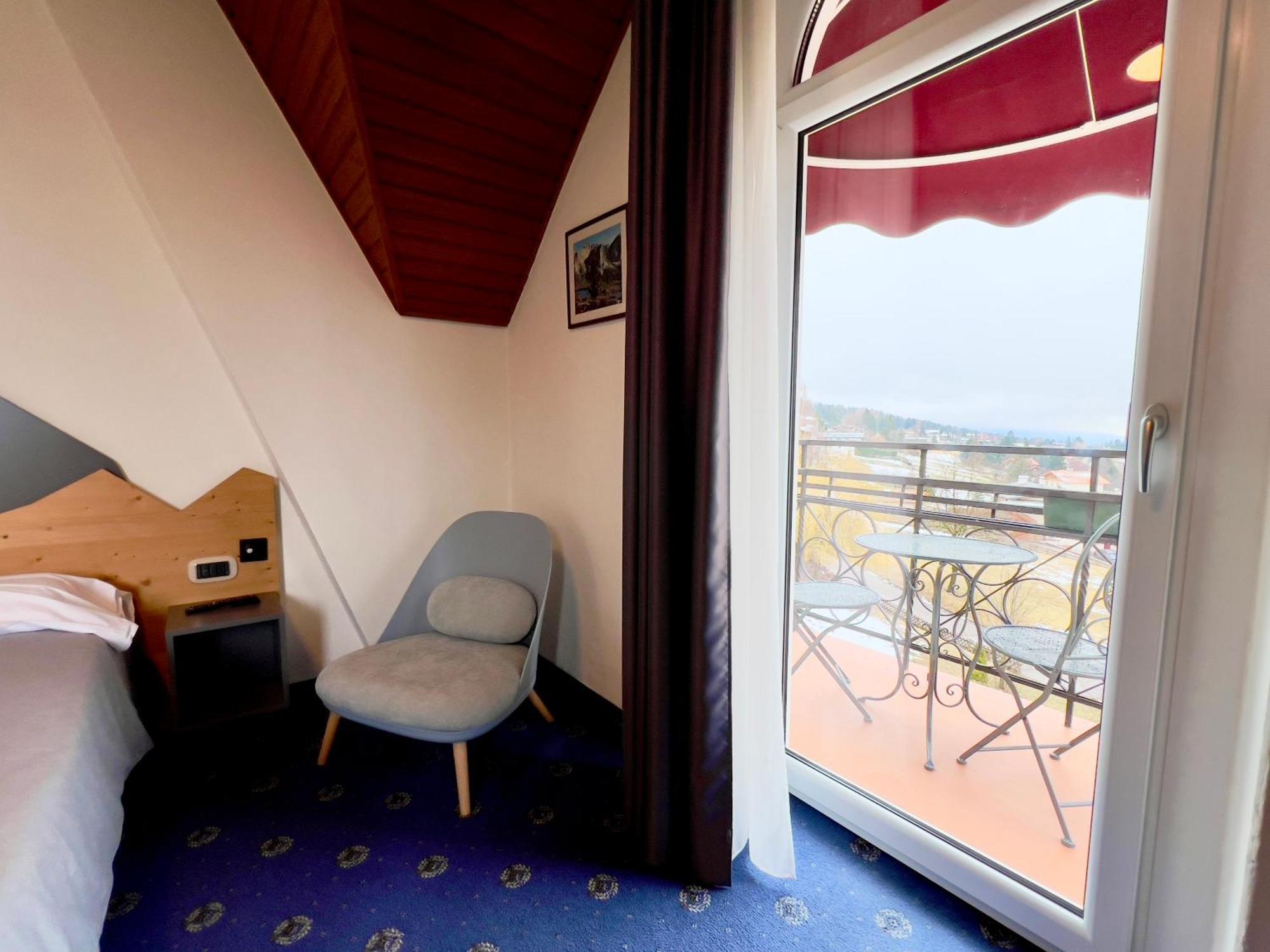 Hotel Regina Del Bosco Ronzone Exterior photo